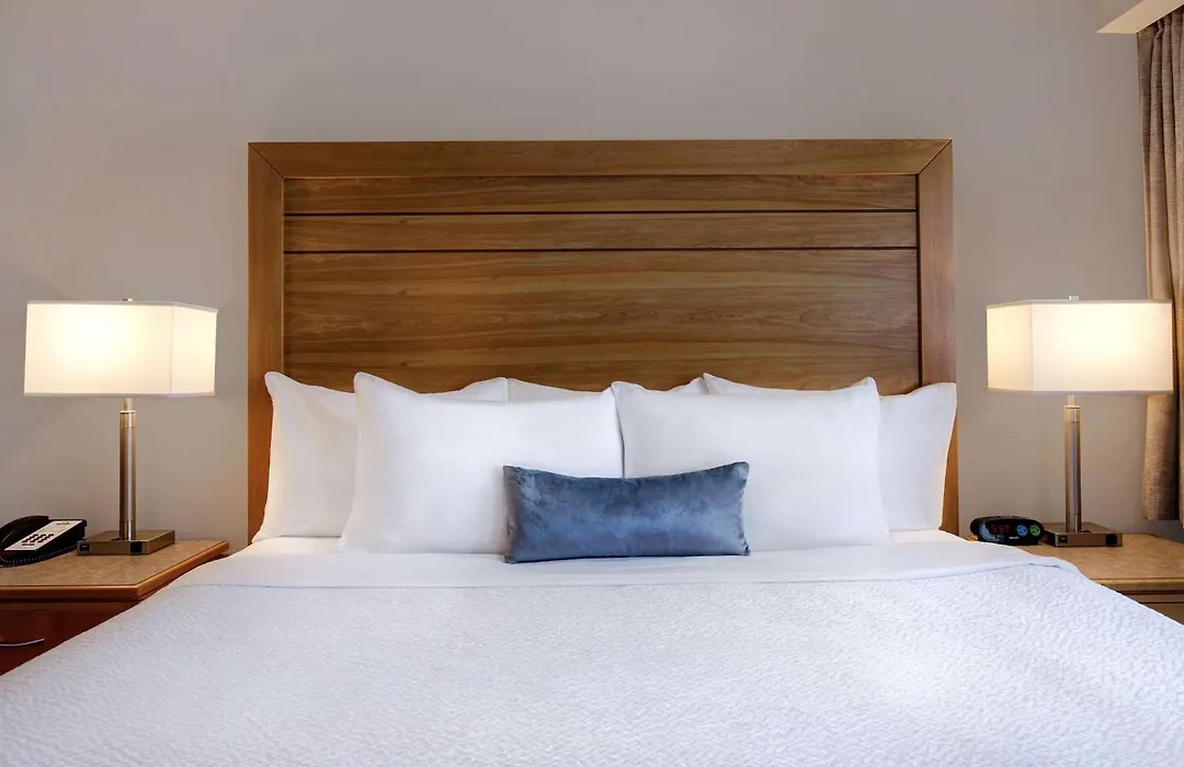 Days Inn By Wyndham Victoria Airport Sidney-1