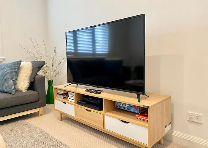 Manly Beach Family Retreat Plus Rare Onsite Parking